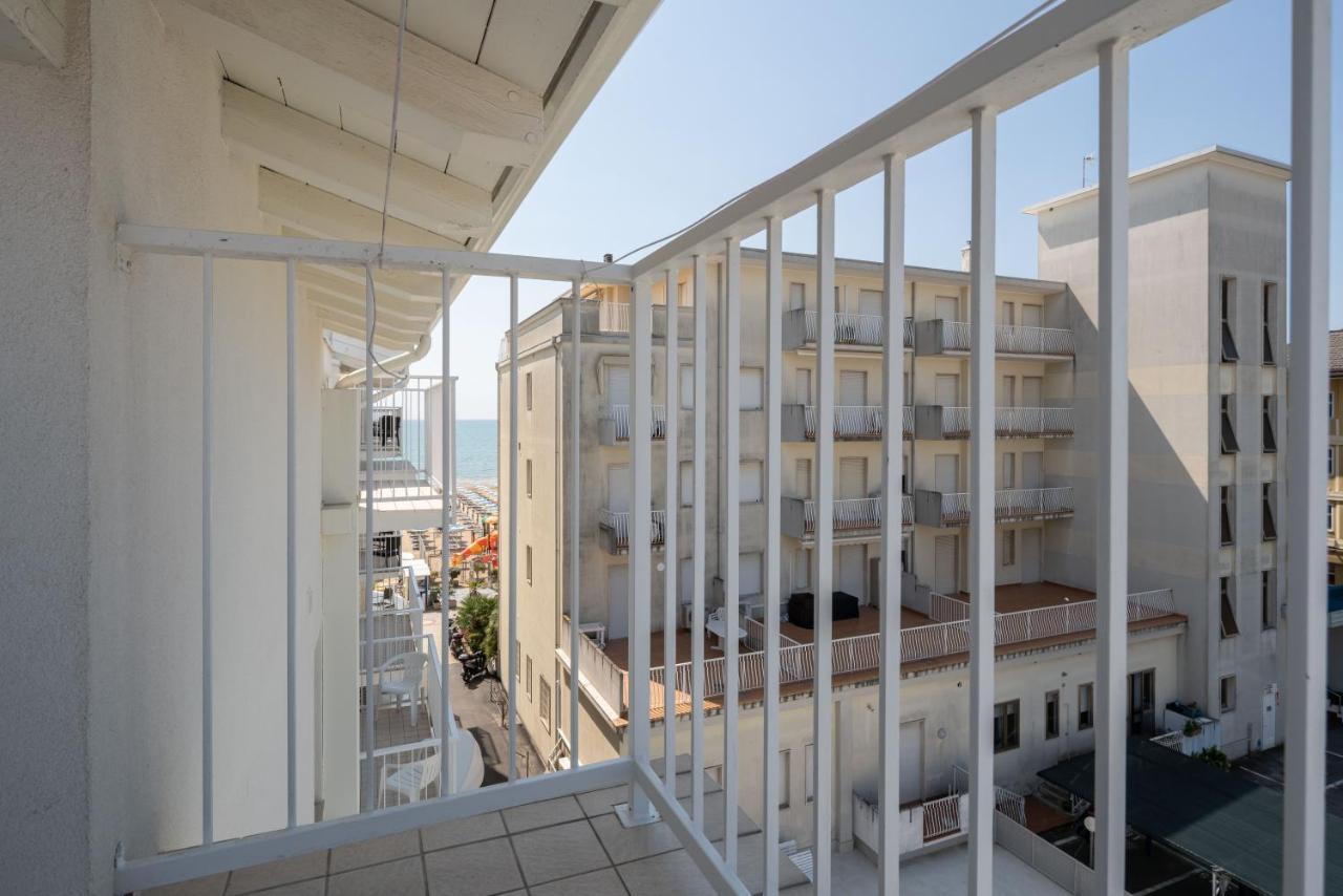 Hotel Boston 3 Stelle Superior Frontemare Lido di Jesolo Exterior photo